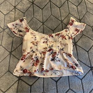 American Eagle Cream Floral Flutter Sleeve Cropped Top